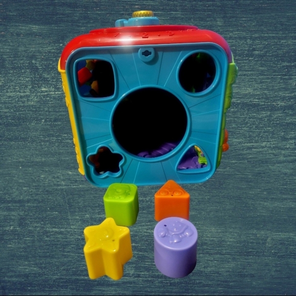 VTECH Sort and Discover Activity Center - Picture 4 of 5